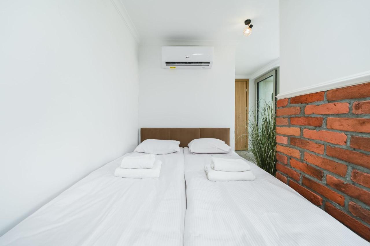 Apartamenty Na Debnikach - By Upstairs Krakow Bagian luar foto